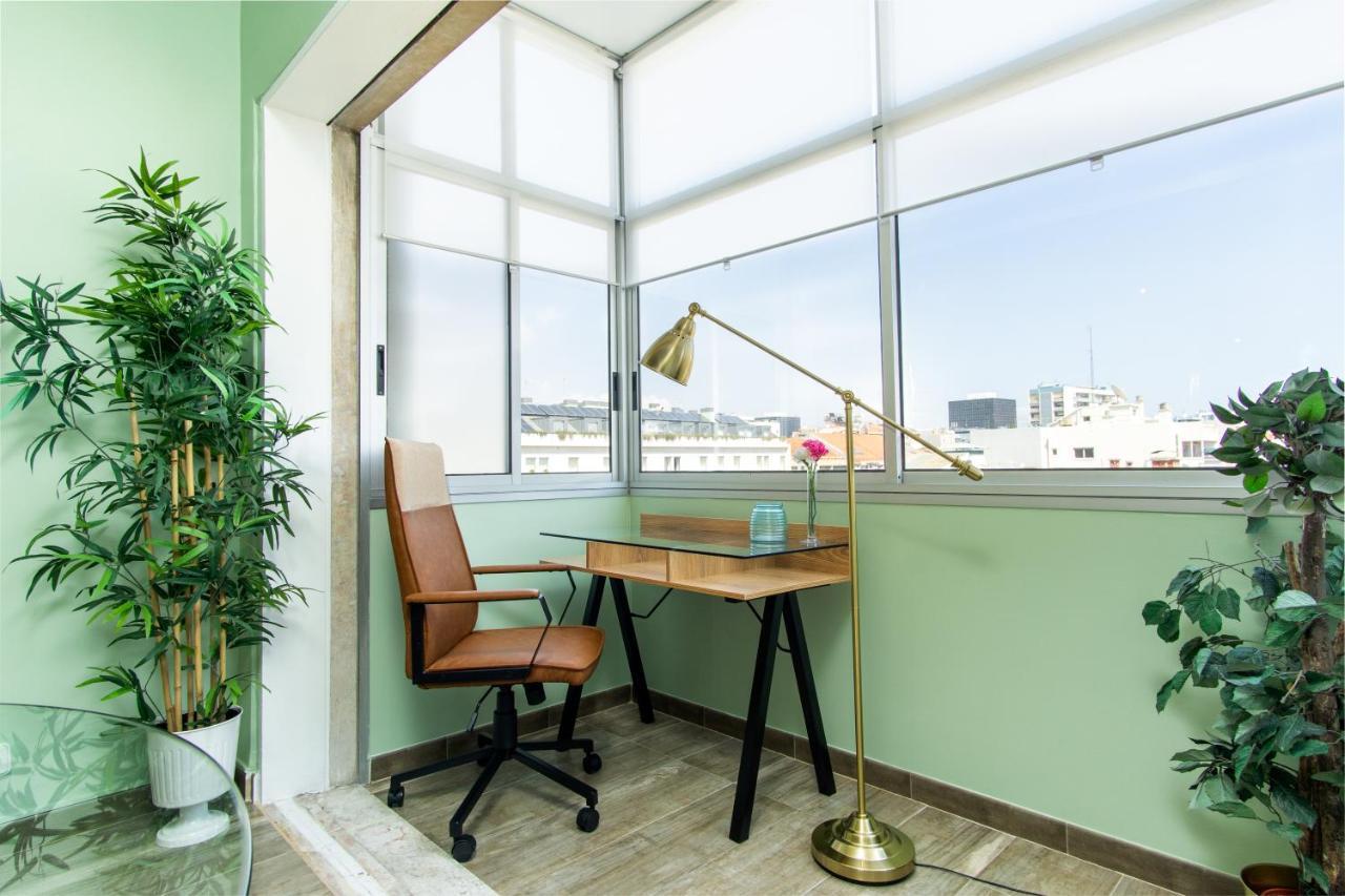 Gaze Out At The City In A Retro-Chic Getaway Lisboa Exteriér fotografie